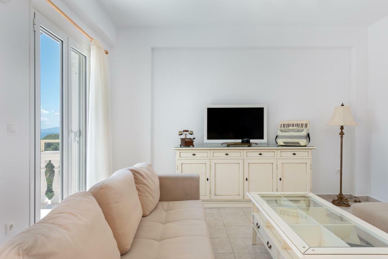 Pernari Apartments Спартия Екстериор снимка